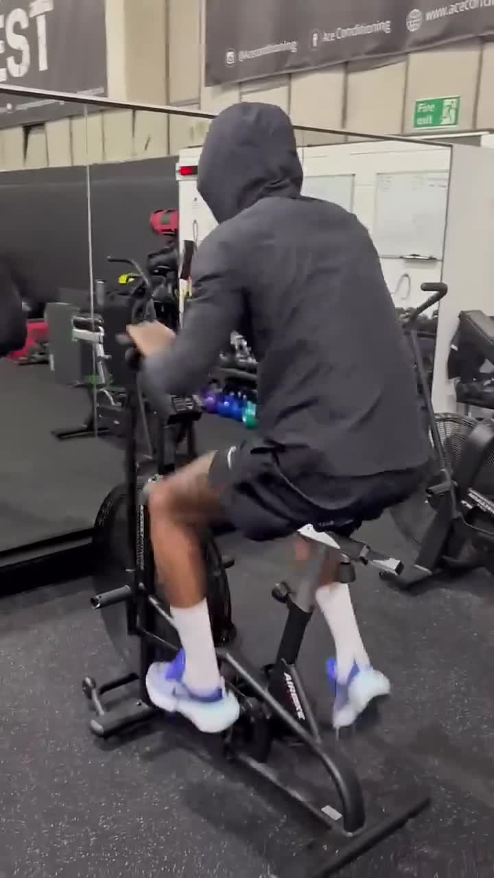 何去何从？拉什福德社媒晒假期生活照的简单介绍